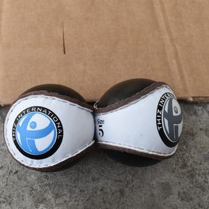 Sliotar Hurly Balls Balles de hurlement d'entraînement Sliotars de taille personnalisée Cuir GAA officiel - Product Image 2
