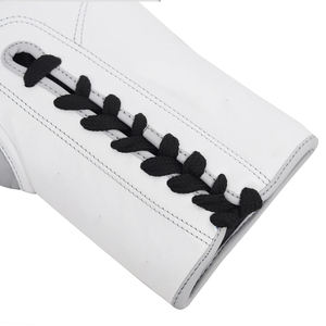 Gants de boxe en cuir blanc avec sangle de poignet réglable pour l'entraînement des adultes, le sparring, le sac de frappe, le MMA, le kickboxing, le Muay Thai - Product Image 4