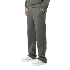Ensemble de survêtement décontracté pour homme avec sweat à capuche, pantalon large et poche kangourou – Vente en gros, personnalisable, deux pièces - Product Image 4