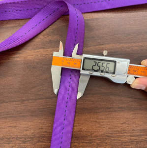 Sangle en polyester haute résistance de 2,5 cm pour usage industriel, matière première, fabrication OEM personnalisée, usine du Vietnam - Product Image 2