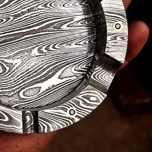 Cenicero Decorativo de Acero de Damasco, Cenicero de Metal con Patrón Hecho a Mano, Duradero, Resistente al Calor, Accesorio para Fumar, Artículo de Regalo - Product Image 4