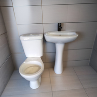 Ensemble WC et lavabo en céramique monobloc moderne à double chasse, avec lavabo sur colonne et siphon en P, en promotion