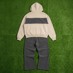 Ensemble survêtement homme beige et gris à blocs de couleur, sweat à capuche zippé et pantalon de jogging oversize, style streetwear et sportswear - Product Image 6