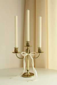 เชิงเทียนทองเหลืองสี่แขน ดีไซน์ทนทานสำหรับตกแต่งบ้าน - Product Image 3
