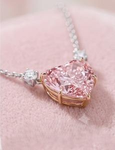 จี้เพชรรูปหัวใจ 2.0 กะรัต สีชมพู ประดับเพชร 14K ทองคำขาว รับรองโดย IGI เพชรเพาะเลี้ยงในห้องปฏิบัติการ ของขวัญเครื่องประดับสำหรับผู้หญิงในงานแต่งงาน - Product Image 2