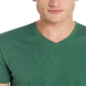 Camiseta cómoda de secado rápido 100% algodón con cuello en V para hombre, transpirable, de corte holgado, estampada y ecológica. - Product Image 5
