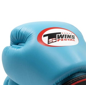 Gants de boxe en cuir de vache véritable Twins Muay Thai, gants d'entraînement professionnels pour le sparring et le kick-boxing - Product Image 5