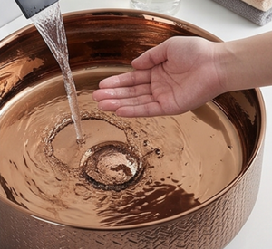 Elegante Lavabo Redondo de Cobre para Baño con Superficie Pulida, Diseño Contemporáneo, Instalación Sobre Encimera, Un Solo Tazón - Product Image 3