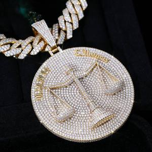 Pendentif Charme Vintage en Argent Sterling 925 avec Moissanite Taillée de 6,00 Carats, Unisexe, Personnalisable, Lettre M, Plaqué Or Blanc, Charme Diamant - Product Image 2