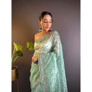 ชุดส่าหรีงานปาร์ตี้ผ้าชีฟองสีชมพูยาวประดับด้วยงานปักเลื่อมและดิ้น พร้อมผ้าคลุมไหล่ รุ่น RV Creation Designer - Product Image 1