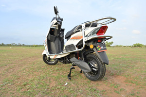 Scooter Eléctrico NK GTR, Motor Impermeable de 1200W, Batería de Litio o VRLA de 60V, Carga Rápida, Sistema de Control de Crucero - Product Image 4