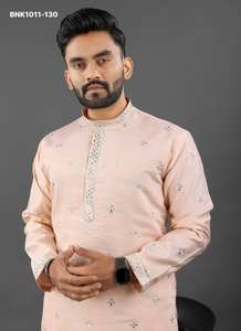 Colección de Última Moda en Ropa Casual: Kurta de Seda Romana con Bordado - Colección de Pantalones Polo. Proveedor y Exportador Mundial de Ropa Étnica - Product Image 6