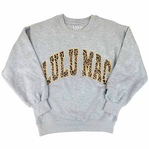 เสื้อสเวตเชิ้ตคอกลมแบบวาร์ซิตี้ขายส่ง ลายพิมพ์ Lulu Mac ติดอักษรแบบแอพพลิเค ทรงโอเวอร์ไซส์ ผ้าฟลีซ สตรีทแวร์ลำลอง คอเต่าแบบปลอม เสื้อฮู้ดดี้ผู้หญิง - Product Image 5