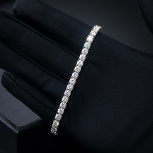 สร้อยข้อมือเทนนิสประดับมอยส์ซาไนต์สี D ชุบแพลตตินั่ม เงินแท้ S925 สำหรับผู้ชายและผู้หญิง เครื่องประดับทันสมัยสำหรับวันครบรอบ - Product Image 5