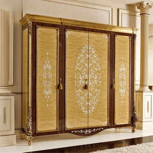 Armoire antique européenne élégante en bois d'acajou avec cadre en noyer et panneau décoratif doré, mobilier de chambre de luxe pour villa et hôtel - Product Image 1