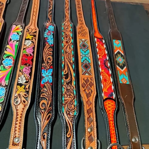Collar de Cuero Artesanal para Perro con Arte Tallado Pintado a Mano, Collar Ajustable para Cachorro, Collar Duradero Hecho a Mano para Mascotas, para Pasear - Product Image 1