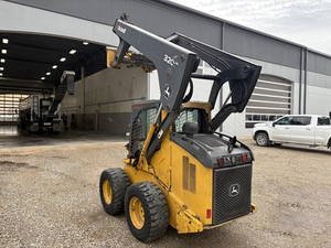 Cargadora Compacta 320D 2012 con Cabina Cerrada, Máquina de Construcción de Alto Rendimiento - Product Image 5
