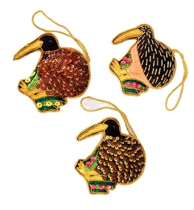 Oferta Exclusiva en Adornos Colgantes Festivos Hechos a Mano con Forma de Aves Kiwi de 9 cm de Largo, de Calidad Comprobada para Decoración del Hogar, Procedentes de la India - Product Image 1
