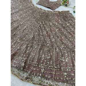 Lehenga Choli de Diseño con Múltiples Secuencias, Hermoso Traje para Fiestas - Product Image 4