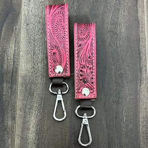 Nouveau porte-clés en cuir de vachette floral gravé, vente en gros directe d'usine, avec anneau métallique, cadeau promotionnel de luxe, porte-clés en cuir mignon - Product Image 4