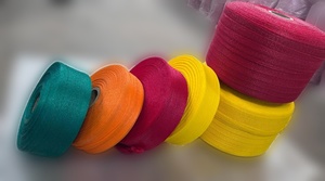 Filet en maille jaune de 6g par mètre, couleur rouge, rouleau de filet Raschel tricoté en PE de 2500m pour oignons, pommes de terre, pomelo - Product Image 3