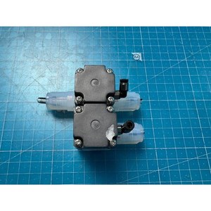 Válvula Química Operada por Aire CKD AMG01-6UR-4, Usada como Pieza de Repuesto para Equipos Legacy Semiconductor - Product Image 1