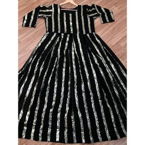 RICH LOOK GEORGETTE BRODERIE SEQUENCE TRAVAIL SEULEMENT ROBE NOIR - Product Image 3