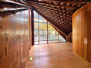 บ้านพักตากอากาศไม้แบบกำหนดเอง รีสอร์ทแกลมปิ้งสุดหรู ใช้สำหรับ Airbnb บ้านสำเร็จรูปไม้ไผ่หรูหรา รุ่น NB01 บ้านพักตากอากาศหลังคาฟาง - Product Image 4