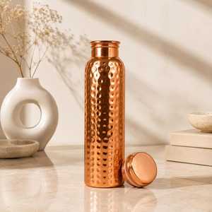 Botella de Agua de Cobre Puro Martillado, Hecha a Mano, Ecológica, a Prueba de Fugas, de 1 Litro, para Ayurveda, Yoga, Viajes e Hidratación - Product Image 1