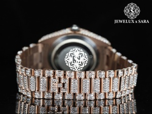 Reloj de Diamantes de Acero Inoxidable Plateado de Alta Gama y Calidad Premium con Diseño Completamente Engastado, Disponible para Exportación - Product Image 2