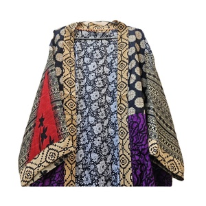 Bata Larga de Seda Hecha a Mano Vintage Kimono Sari, Bata de Baño Vintage Reciclado Sari Kimono Étnico, Ropa de Dormir Maxi - Product Image 4