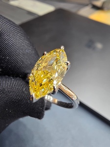 แหวนเพชรเม็ดเดี่ยวทรงมาร์คีส์สีเหลืองแฟนซีทองคำขาว 14K เครื่องประดับหมั้นสุดหรู - Product Image 6