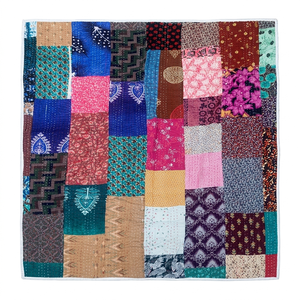 Colchas Kantha Hechas a Mano 100% Algodón Ecológico Reciclado con Piezas de Tela Coloridas, Costura Tradicional, Estilo Rústico - Product Image 1