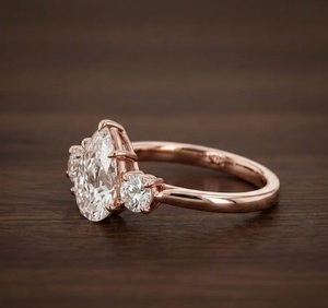 แหวนทองคำ 14K แหวนสามเม็ด แหวนหรูหรา เครื่องประดับ แหวนเพชร 2.18 กะรัต สี E ความสะอาด VS1 เพชรเพาะเลี้ยงในห้องปฏิบัติการ แหวนหมั้น - Product Image 2