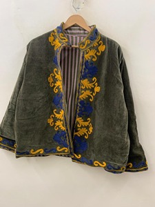 Chaqueta de Terciopelo Bordada con Cuello Mandarín, Manga Larga, Patrón Floral, Bordado a Mano, Logotipo en la Espalda, Ropa de Otoño para Adultos - Product Image 4