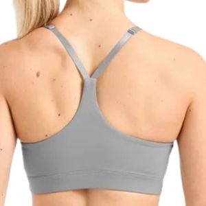 Soutien-gorge de sport essentiel pour femme, confortable et offrant un bon maintien, idéal pour l'entraînement athlétique. Vêtements de sport personnalisés OEM ODM en gros. - Product Image 4