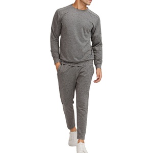 Conjunto Deportivo Personalizado para Hombre con Cuello Redondo, Color Gris, Felpa de Algodón, Invierno, Liso, 300gsm, Disponible a Precio Más Económico - Product Image 1