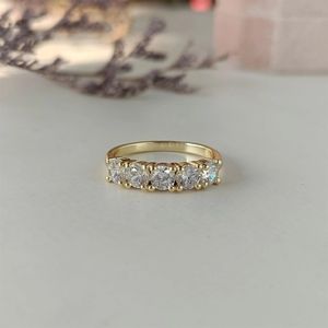 Bague de mariage de luxe en or 14 carats avec 5 diamants ronds, alliance d'anniversaire, fabricant de bijoux fins - Product Image 1
