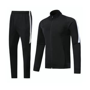 Survêtements pour hommes en matériau durable avec une coupe flexible, idéaux pour les séances d'entraînement et les activités sportives quotidiennes. - Product Image 5