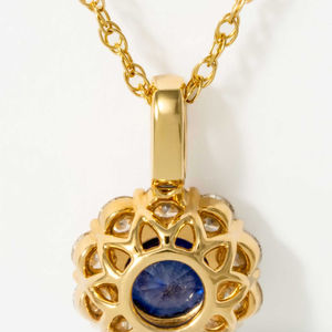 Collar con Colgante de Diamantes y Zafiros Cultivados en Laboratorio, Oro Amarillo de 14K Premium, Corte Radiante de 6.16ct, Certificado IGI, Joyería Fina - Product Image 5