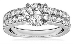 Anillo de hombro redondo con banda a juego, diamante cultivado en laboratorio de 0.80 ct en oro de 18 quilates y platino - Product Image 2