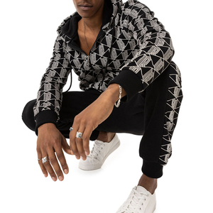 Vêtements de sport personnalisés, style moderne, pour hommes, ensembles de survêtements imprimés, tissu doux et résistant, pour la gym, le fitness, les voyages et le quotidien. - Product Image 6