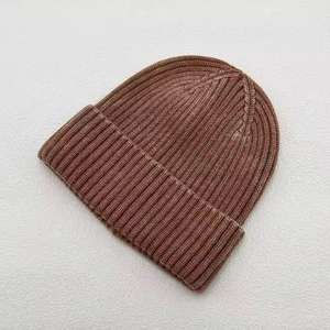 Produit tendance 2026, bonnets d'hiver classiques de haute qualité, broderie personnalisée du logo, bonnets en tricot avec logo personnalisé - Product Image 3