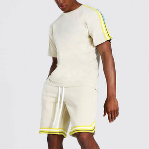Conjunto de Camiseta y Pantalones Cortos a Rayas Color Crema para Hombre, Cuello Redondo, Cordón Ajustable, Estilo Casual de Verano, Material de Algodón Ligero - Product Image 1