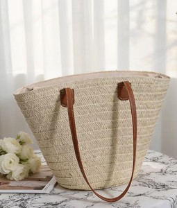 Sac en paille fait main avec poignées en cuir |   Sac à main en raphia d'été |   Sac à main pour les vacances à la plage - Product Image 1