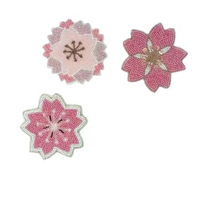 CRYSTAL CRAFT Juego de Posavasos de Té Hechos a Mano con Cuentas, Diseño Floral Intrincado, Cuentas Doradas y Multicolores, Elegantes Posavasos de Mesa con Cuentas - Product Image 1