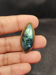 Lot en gros de pendentifs et breloques fantaisie en cristal de labradorite 100% naturel, faits à la main, de haute qualité, avec rainures, au meilleur prix - Product Image 6
