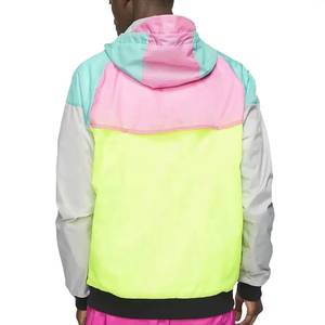 Ensemble veste coupe-vent respirante à manches courtes et short pour homme - Vêtements de rue légers pour l'extérieur avec design personnalisable - Product Image 3