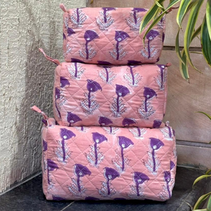 Bolsa de viaje de algodón acolchada con estampado artesanal de lujo, con cierre de cremallera, impermeable, para joyas, artículos de aseo, papelería y maquillaje. - Product Image 3