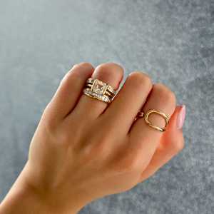 Anillo de compromiso de oro macizo de 14k y 18k con diamante de laboratorio de 2 quilates talla Asscher, solitario de medio bisel de 1.7mm, joyería de uso diario al por mayor - Product Image 6